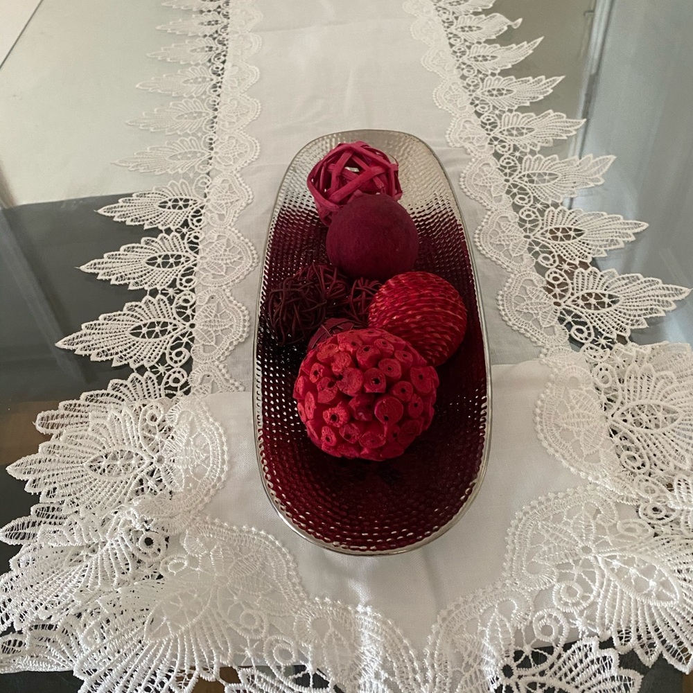 Table Runner - Picture 3 of 4